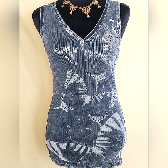 Tparty Tops - Sleeveless Butterfly Print Top